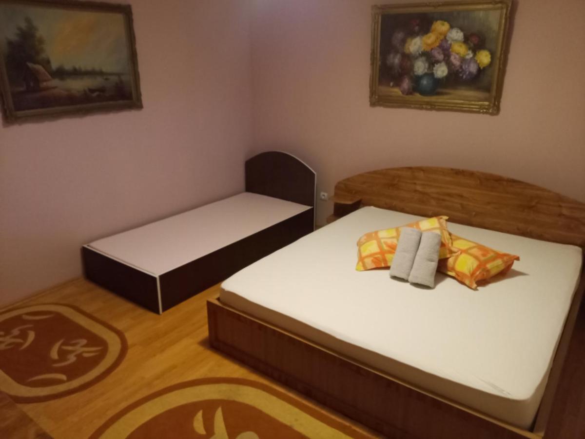 Natural Balkanic Selfcheckin Self-Catering Targoviste Esterno foto