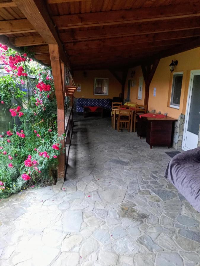 Natural Balkanic Selfcheckin Self-Catering Targoviste Esterno foto