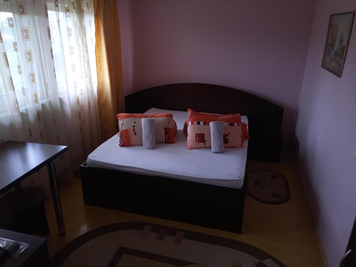 Natural Balkanic Selfcheckin Self-Catering Targoviste Esterno foto