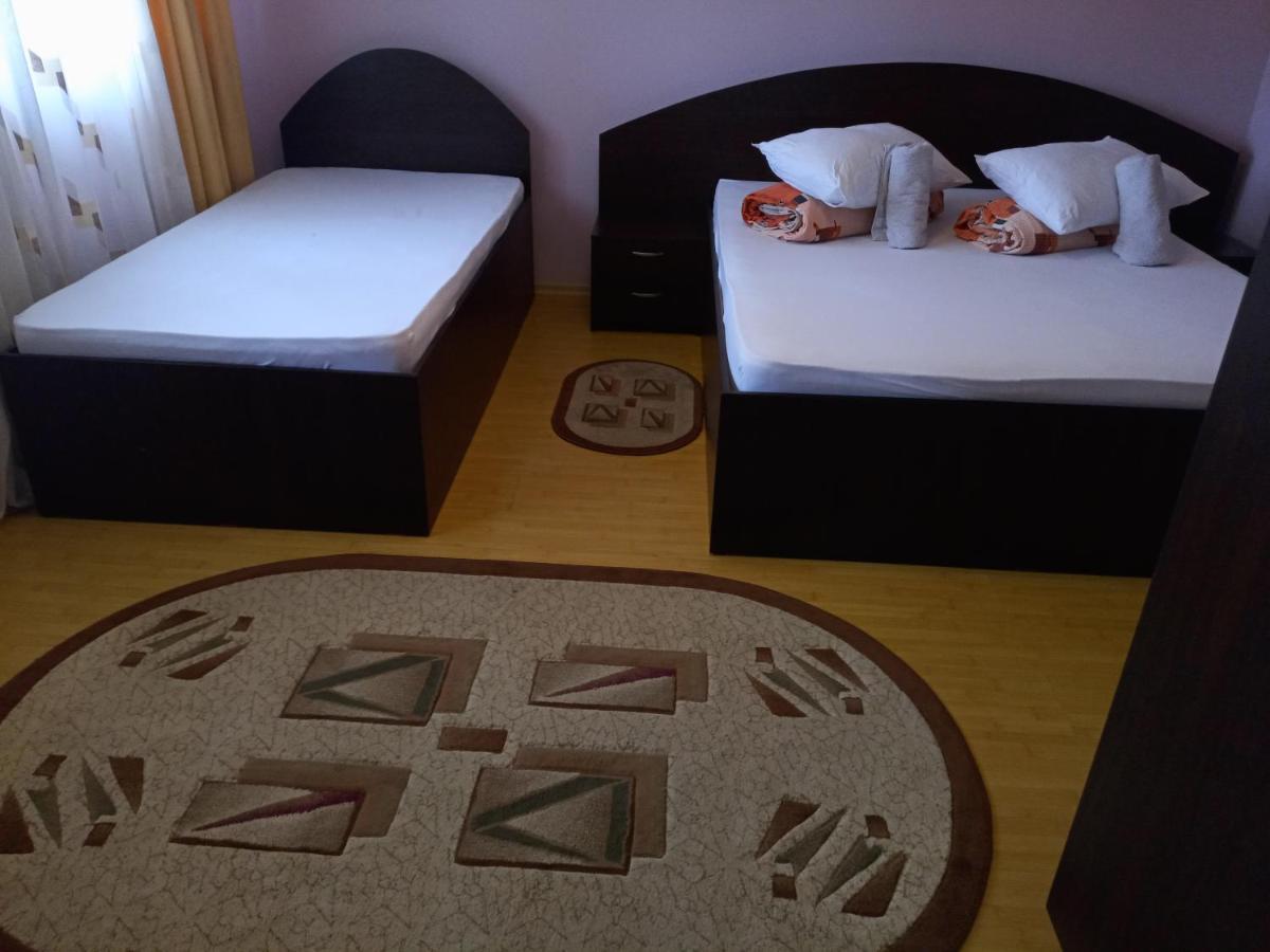 Natural Balkanic Selfcheckin Self-Catering Targoviste Esterno foto